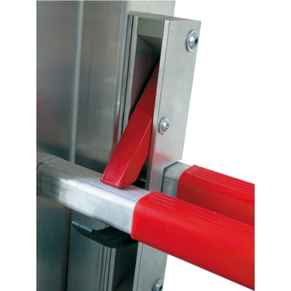 3 -delna raztegljiva lestev s podporniki