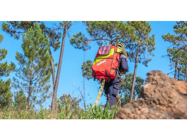 Nahrbtnik za prenos gasilskih cevi