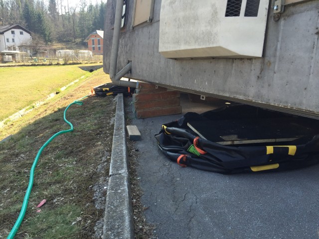 Primer uporabe nizkotlačnih dvižnih blazin