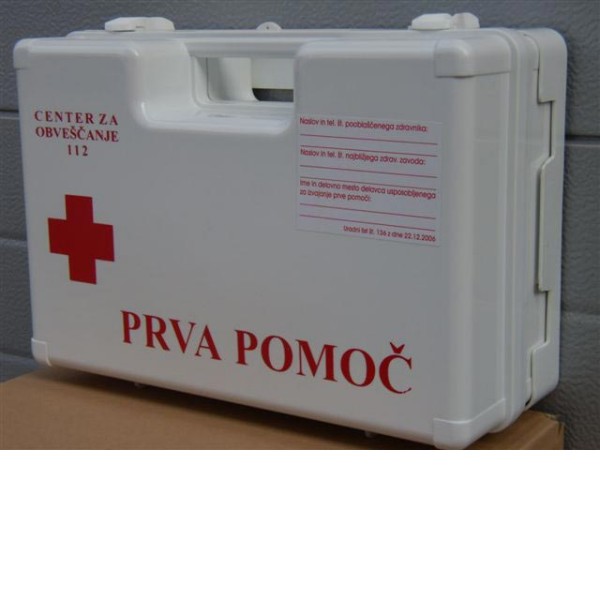 PVC omarica s prvo pomočjo